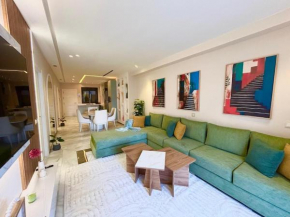 Chic & Stylish Beach Flat - Marina & TGV Station